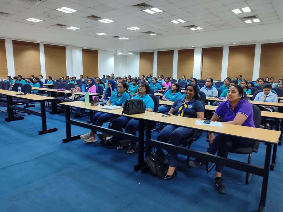 Large participant audience during a Training Lab session